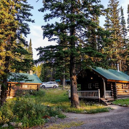 Storm Mountain Lodge & Cabins Castle Junction Exterior foto